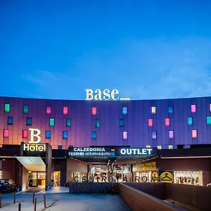 **** Отель Base Италия
